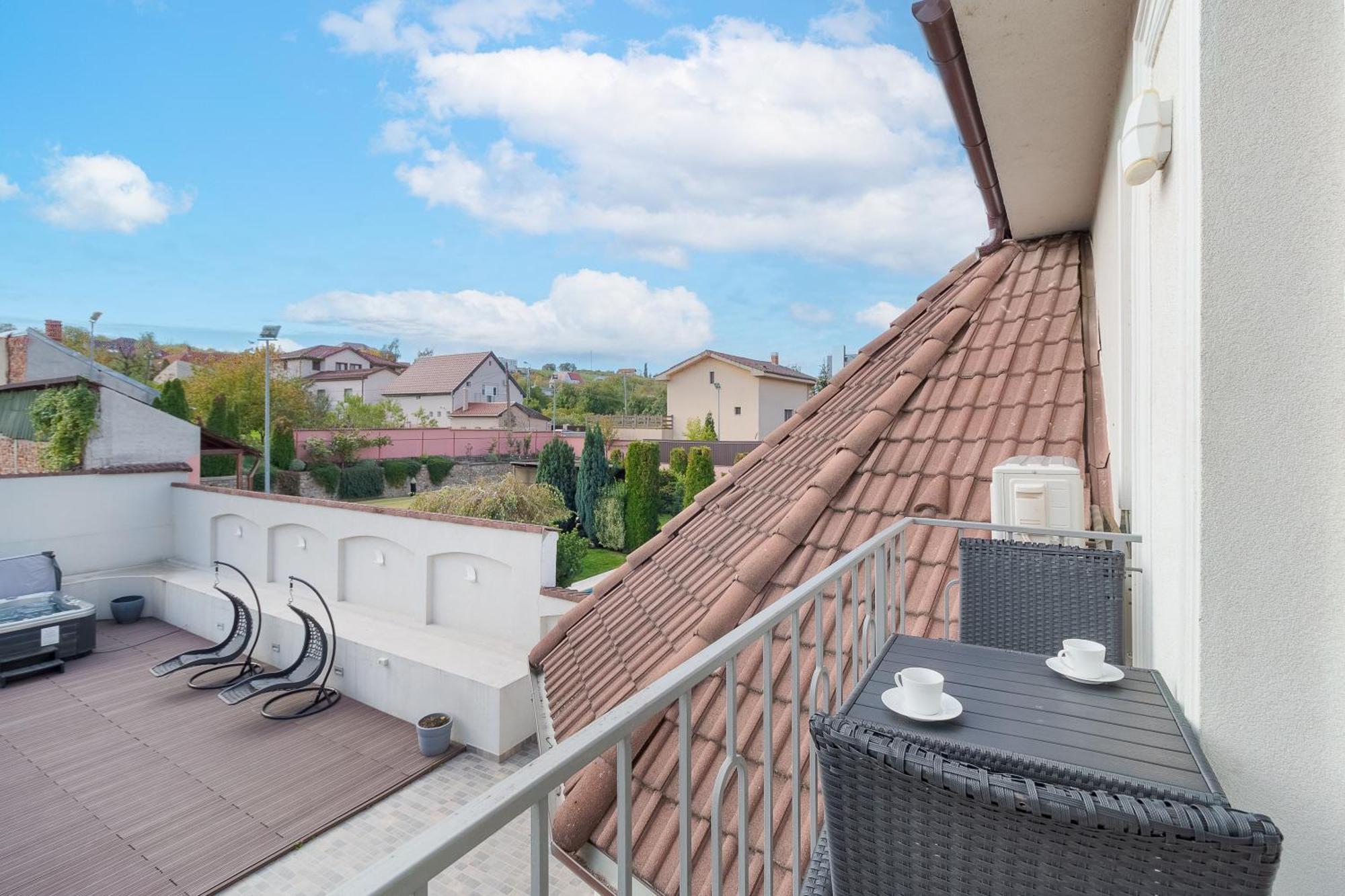 Dozsa Residence Oradea Rum bild