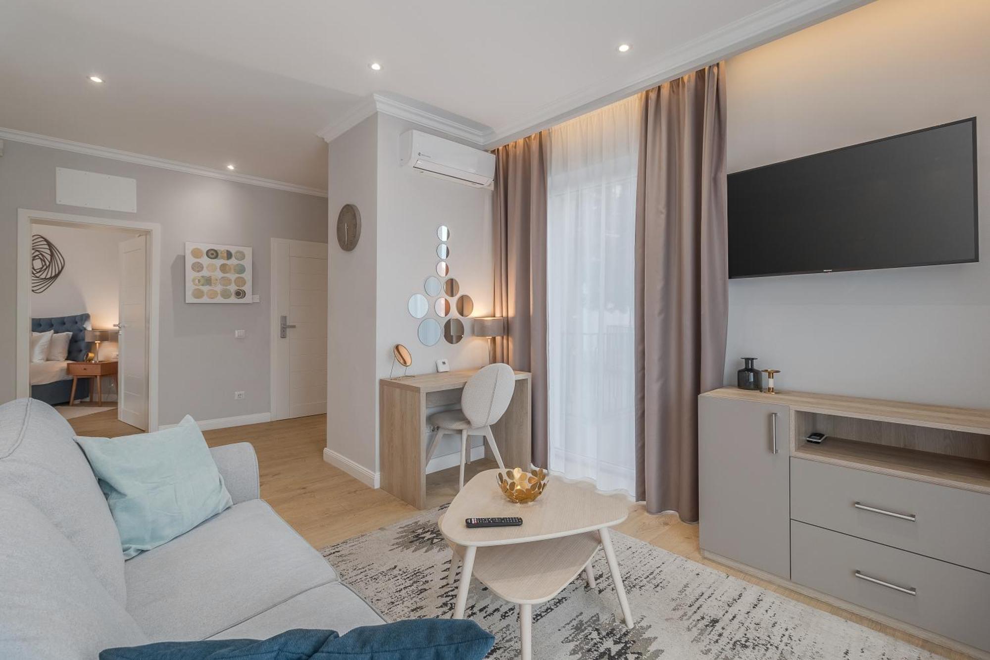 Dozsa Residence Oradea Exteriör bild